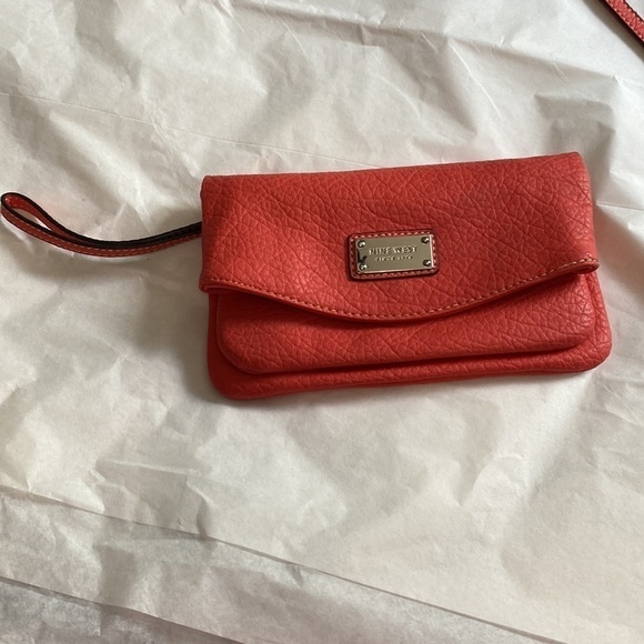 Nine West coral over the shoulder purse that can be turned into a wristlet. - Picture 6 of 10